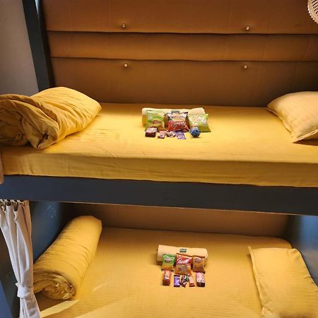 Sinhassan Dormitory Hostel Juhu Mumbai Dış mekan fotoğraf