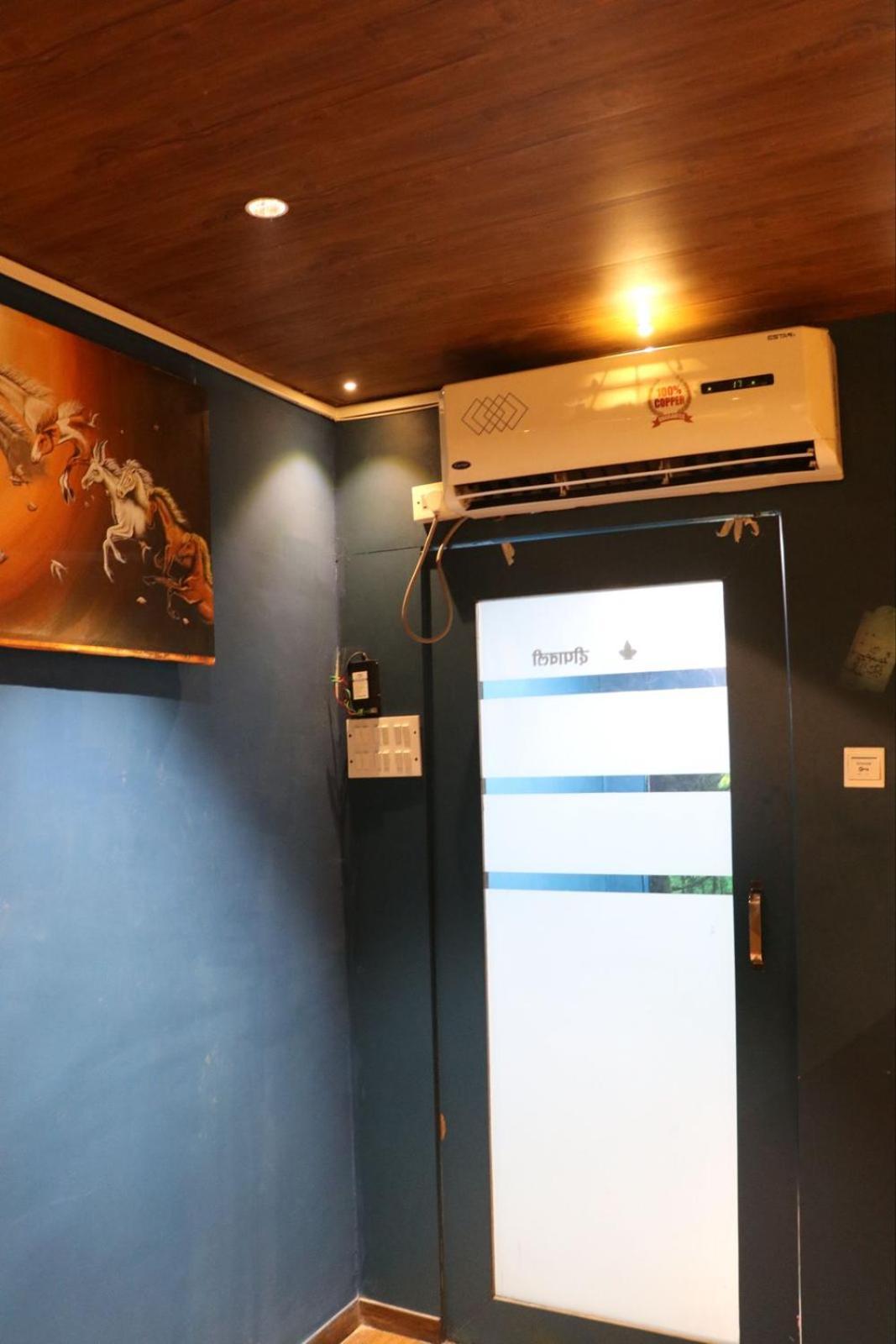 Sinhassan Dormitory Hostel Juhu Mumbai Dış mekan fotoğraf