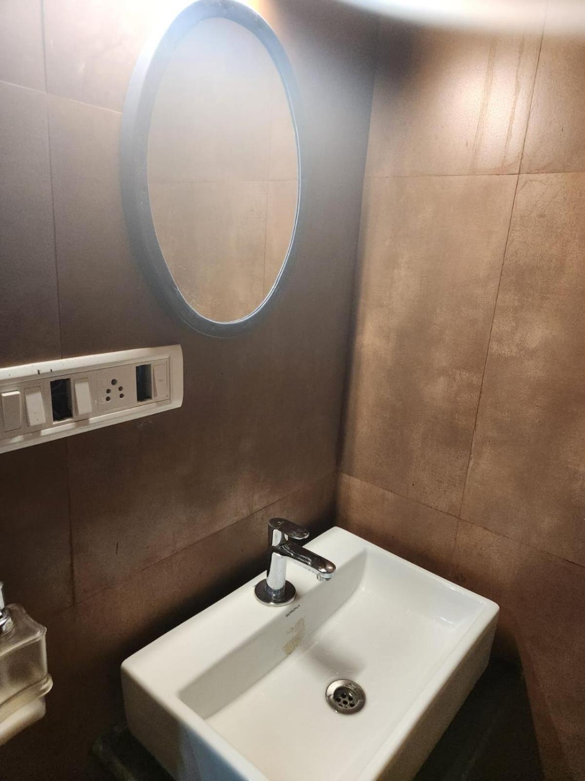 Sinhassan Dormitory Hostel Juhu Mumbai Dış mekan fotoğraf
