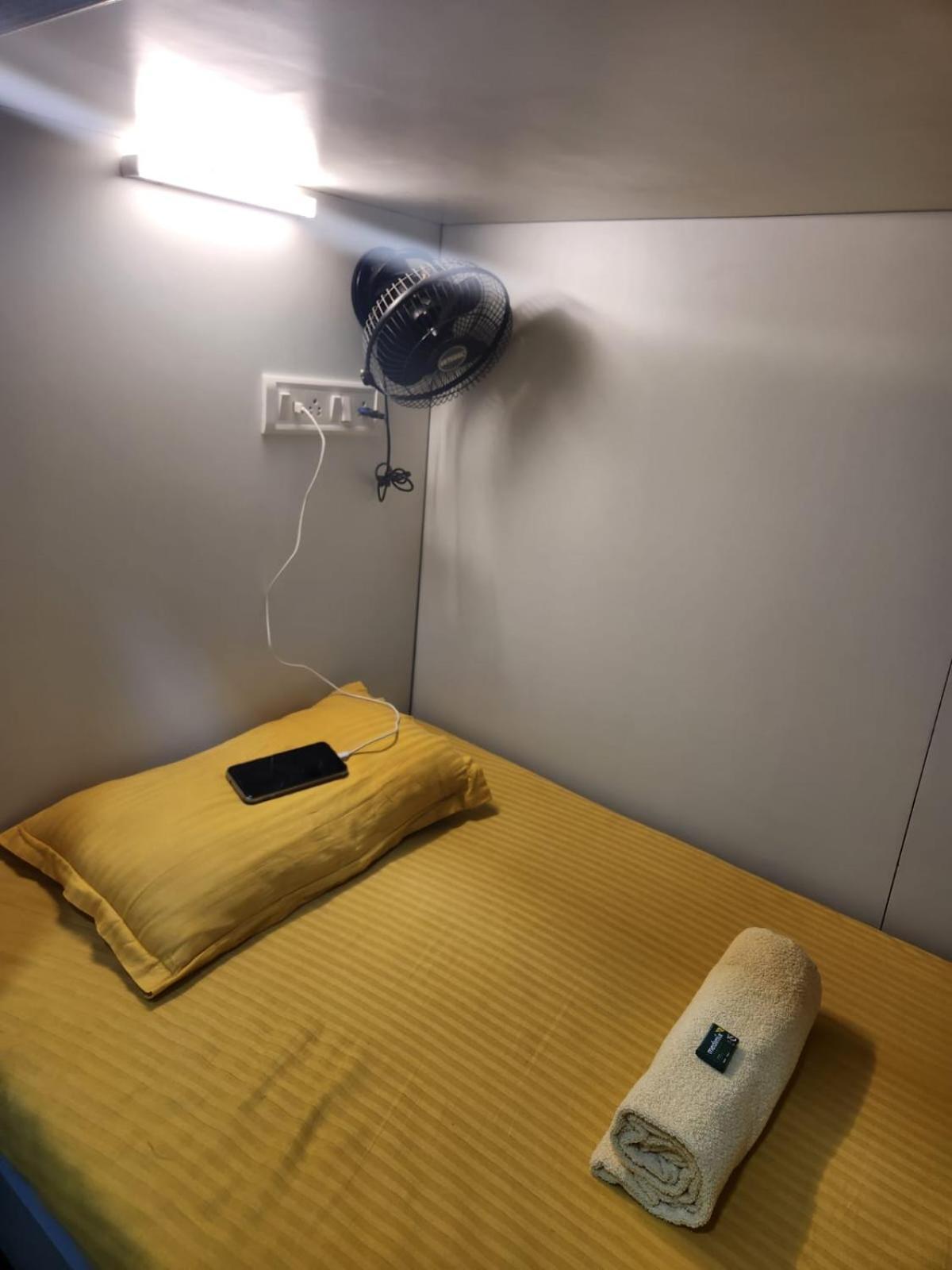 Sinhassan Dormitory Hostel Juhu Mumbai Dış mekan fotoğraf