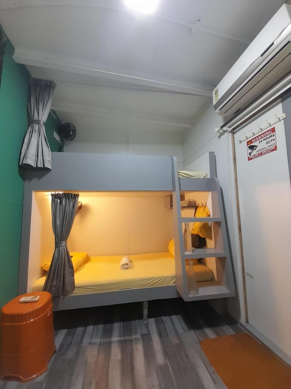 Sinhassan Dormitory Hostel Juhu Mumbai Dış mekan fotoğraf