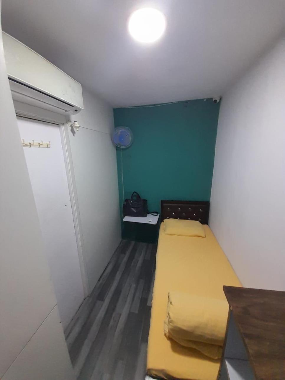 Sinhassan Dormitory Hostel Juhu Mumbai Dış mekan fotoğraf
