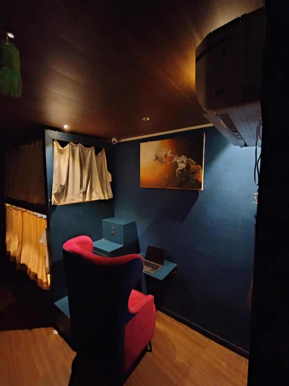 Sinhassan Dormitory Hostel Juhu Mumbai Dış mekan fotoğraf